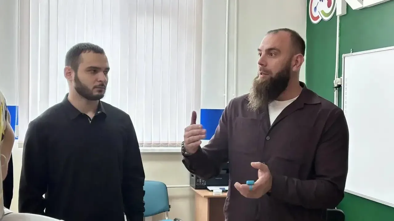 🔥ГГНТУ расширяет горизонты взаимодействия со школами для подготовки инженерных кадров!  📌8 мая прошл