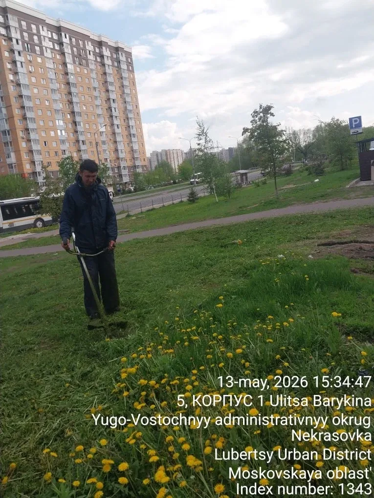 🌱 Сезон покоса открыт: сотрудники УК приступили к скашиванию травы  С наступлением устойчивой тёплой