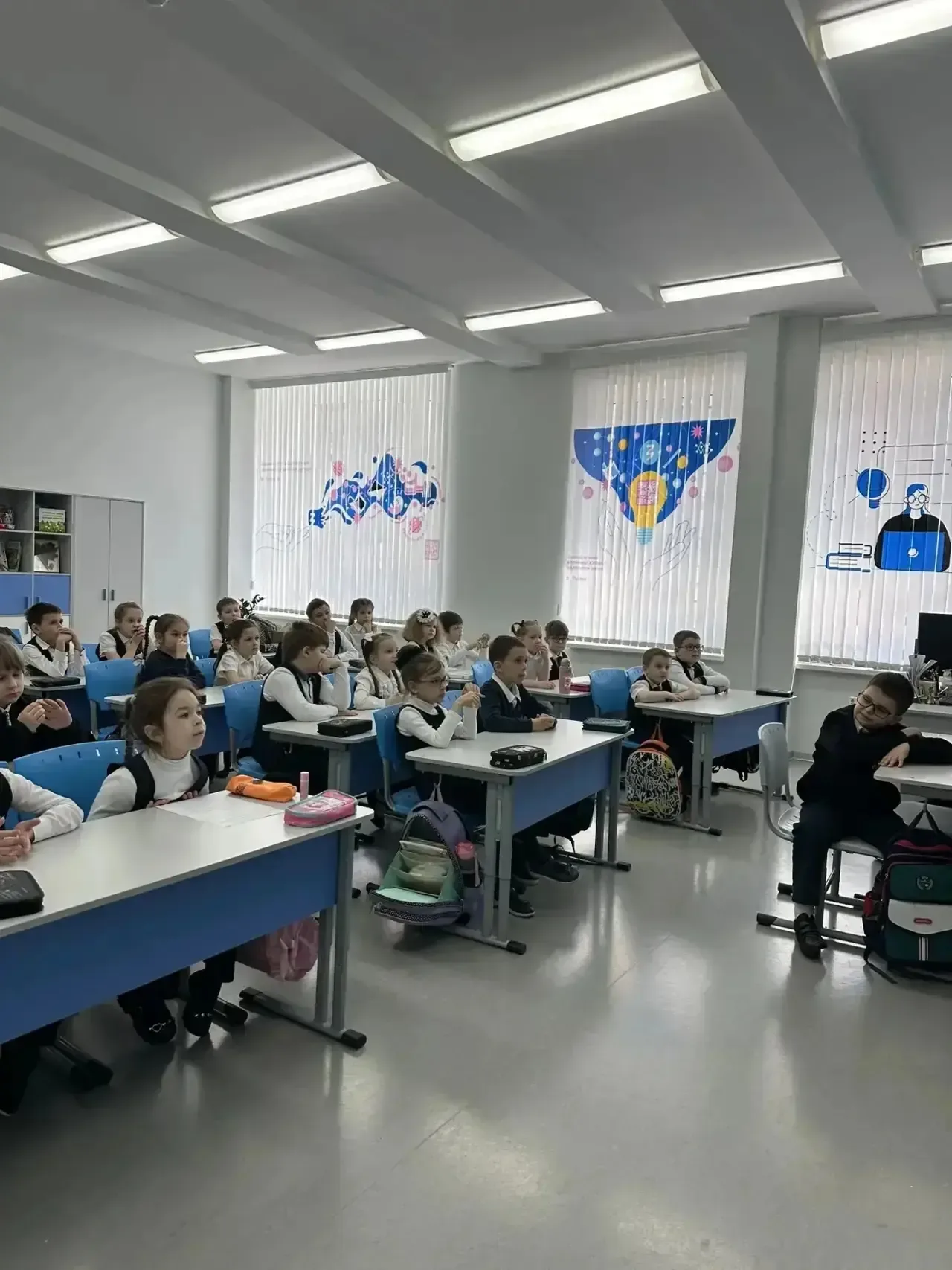 Первое кругосветное путешествие — без взрослых, но со студентами ЮФУ 🌏    В 1 "У" класс пришли насто