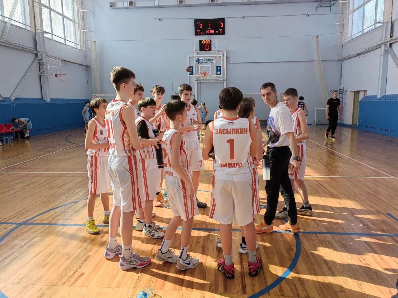 🏆 Гордость 74-й школы! Наши ребята — ЧЕМПИОНЫ! 🏀  Огромное достижение, от которого мурашки по коже! 