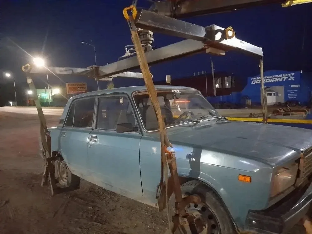 В ВЫЛЬГОРТЕ СОТРУДНИКИ ГАИ ПОЙМАЛИ ПОДРОСТКА ЗА РУЛЁМ ВАЗА  В с. Выльгорт Сыктывдинского района экип