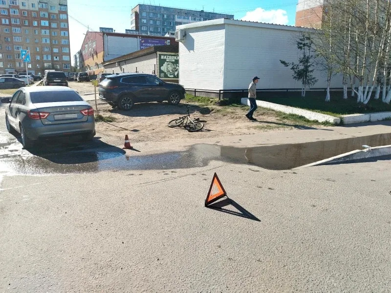 В УСИНСКЕ ПЕНСИОНЕР НА "ЛАДЕ" СБИЛ 11-ЛЕТНЕГО ВЕЛОСИПЕДИСТА  Как сообщили в Управлении Госавтоинспек