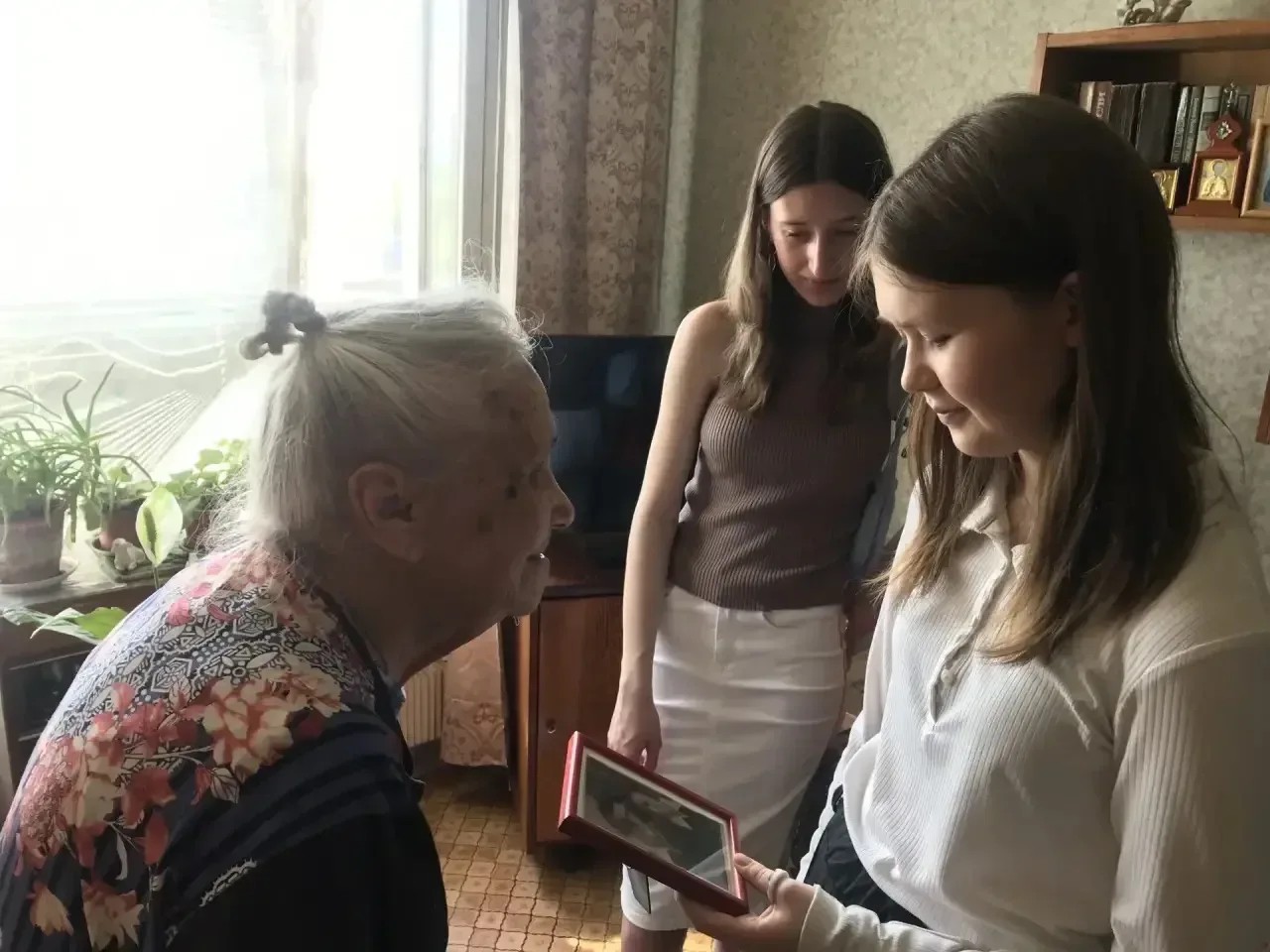 В гости к ветеранам   💐 В преддверии великого праздника Победы наши школьники навестили ветеранов Ве