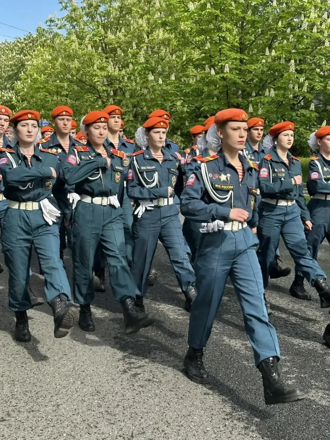 Не прервётся связь поколений  🏛️ Кадеты Школы №491 вновь достойно представили направление МЧС на пар