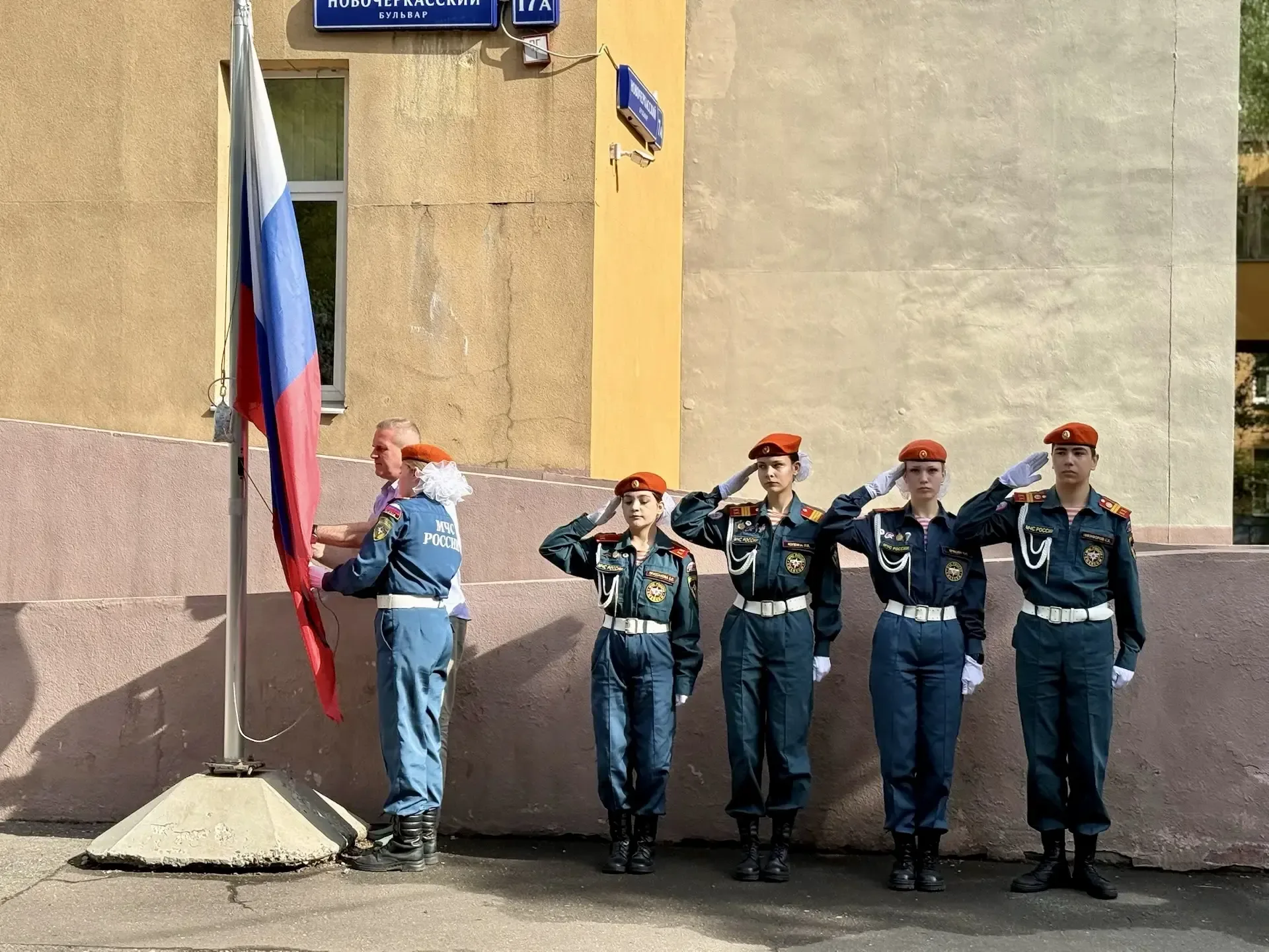 На финишной прямой  🇷🇺 Предпоследняя учебная неделя началась с традиционной Торжественной церемонии 