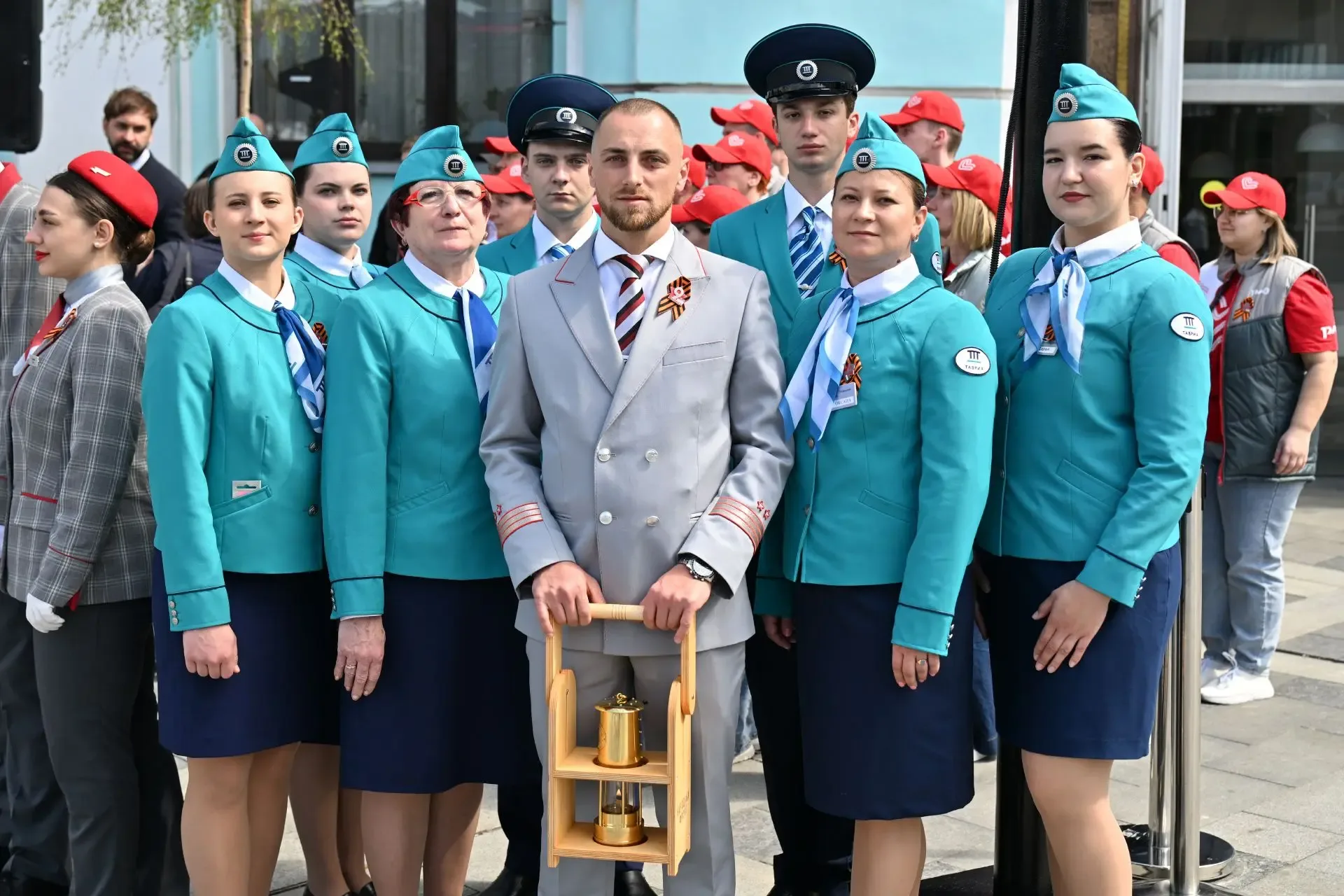 Поезда «Таврия» доставят частицы огня от Могилы Неизвестного Солдата в Александровском саду Москвы в