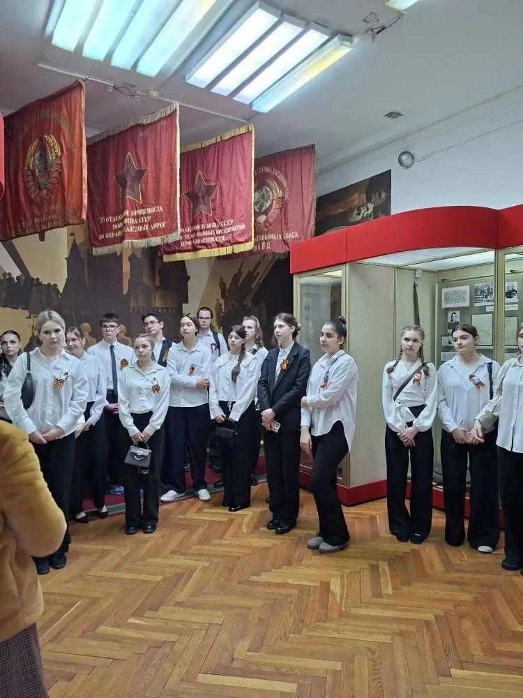 🏛️  Учащиеся 9–10 классов нашей школы совершили познавательное путешествие в прошлое, посетив Центра