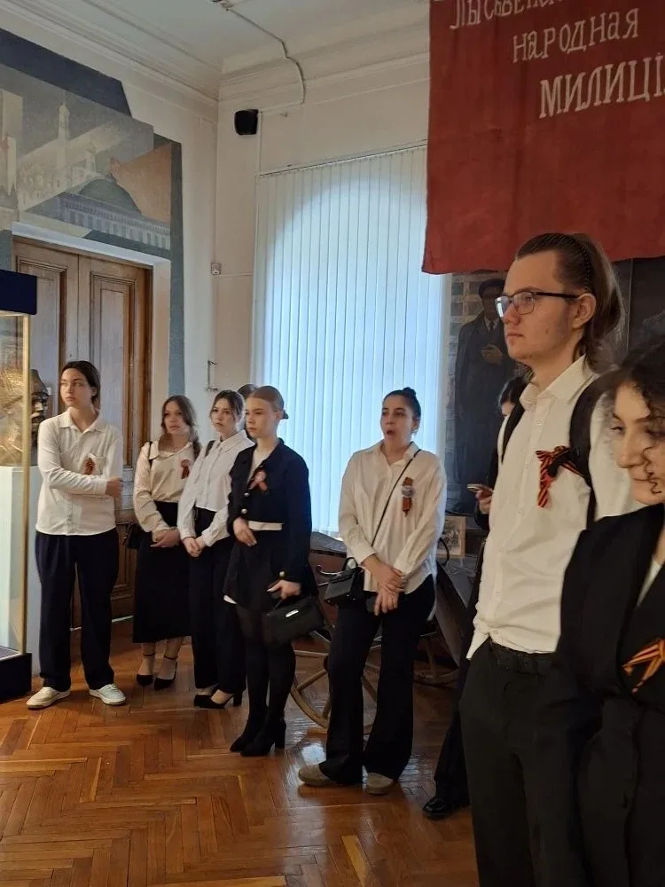 🏛️  Учащиеся 9–10 классов нашей школы совершили познавательное путешествие в прошлое, посетив Центра