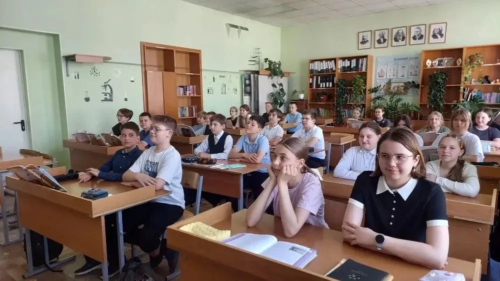 С 20.05.2008 года проходит Всероссийский экологический урок "День Волги".  Обучающиеся 5-6 классов М