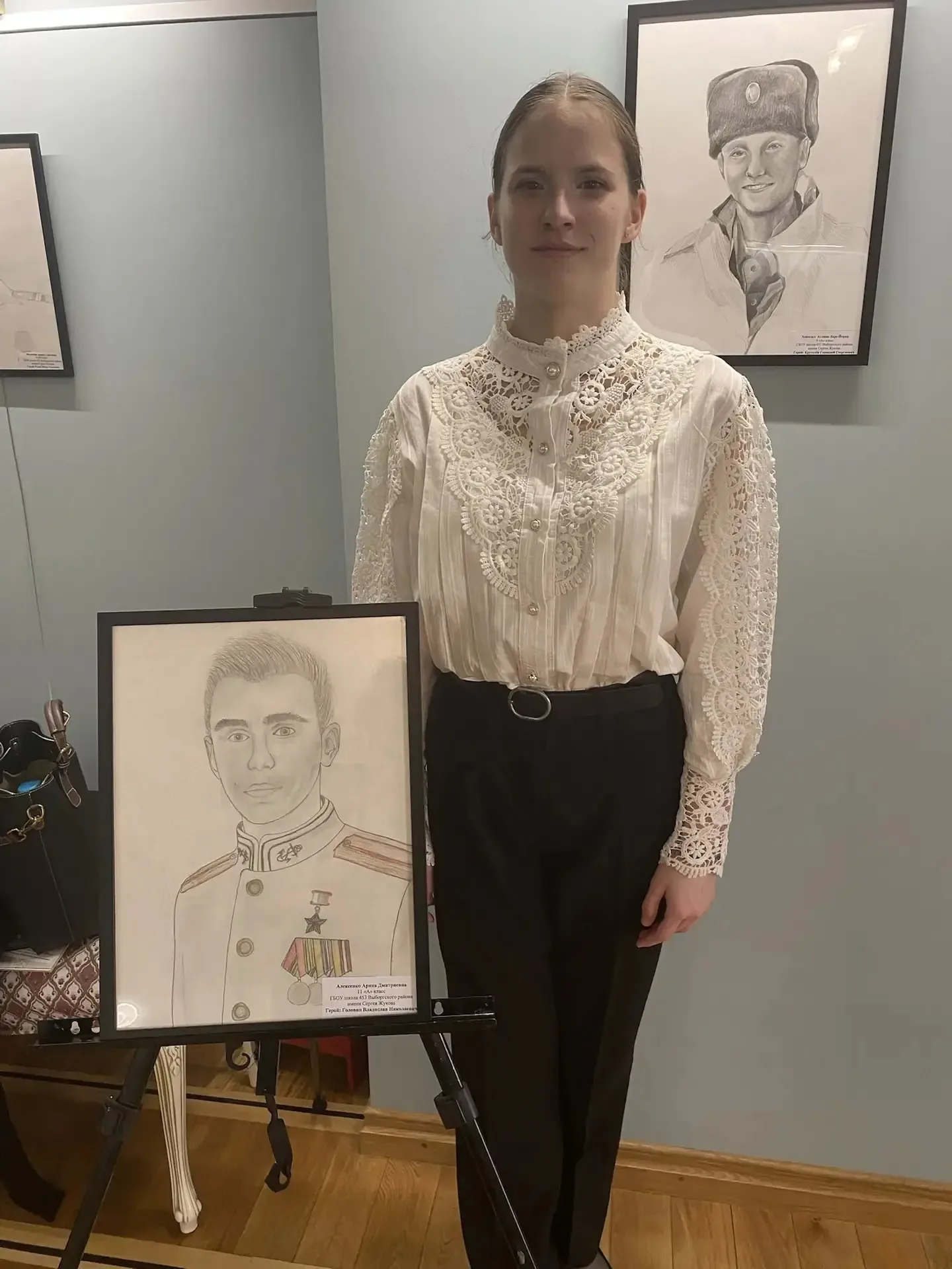 🎖️ «Портрет Героя СВО»: от школьной выставки – к городской памяти  В нашей школе прошла акция «Портр