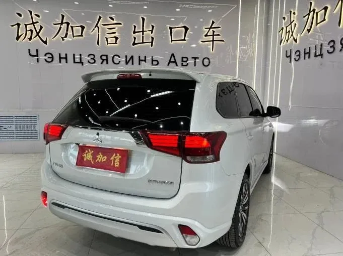 В ПРОДАЖЕ: Mitsubishi Outlander Money Facelift 🌟  Направление: Китай Год выпуска: октябрь 2022/07 Пр