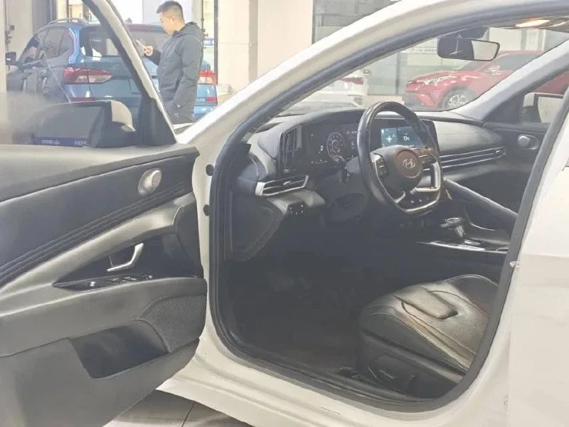 В ПРОДАЖЕ: HYUNDAI ELANTRA под ключ за 1 440 000!  • дата выпуска 2021/11 • 1.5 л. бензин/115 л.с /C