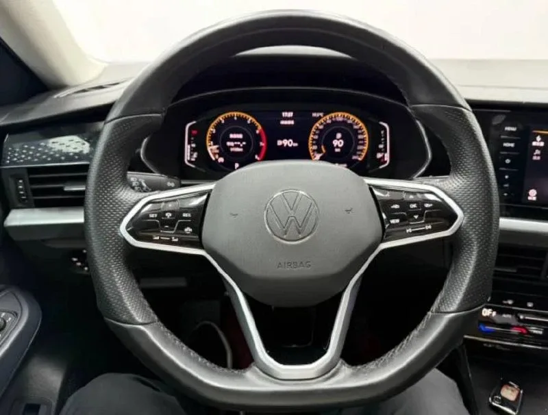 🏎 Volkswagen Passat Facelift 280TSI — ваш новый надёжный друг!  Предлагаем к покупке Volkswagen Pass