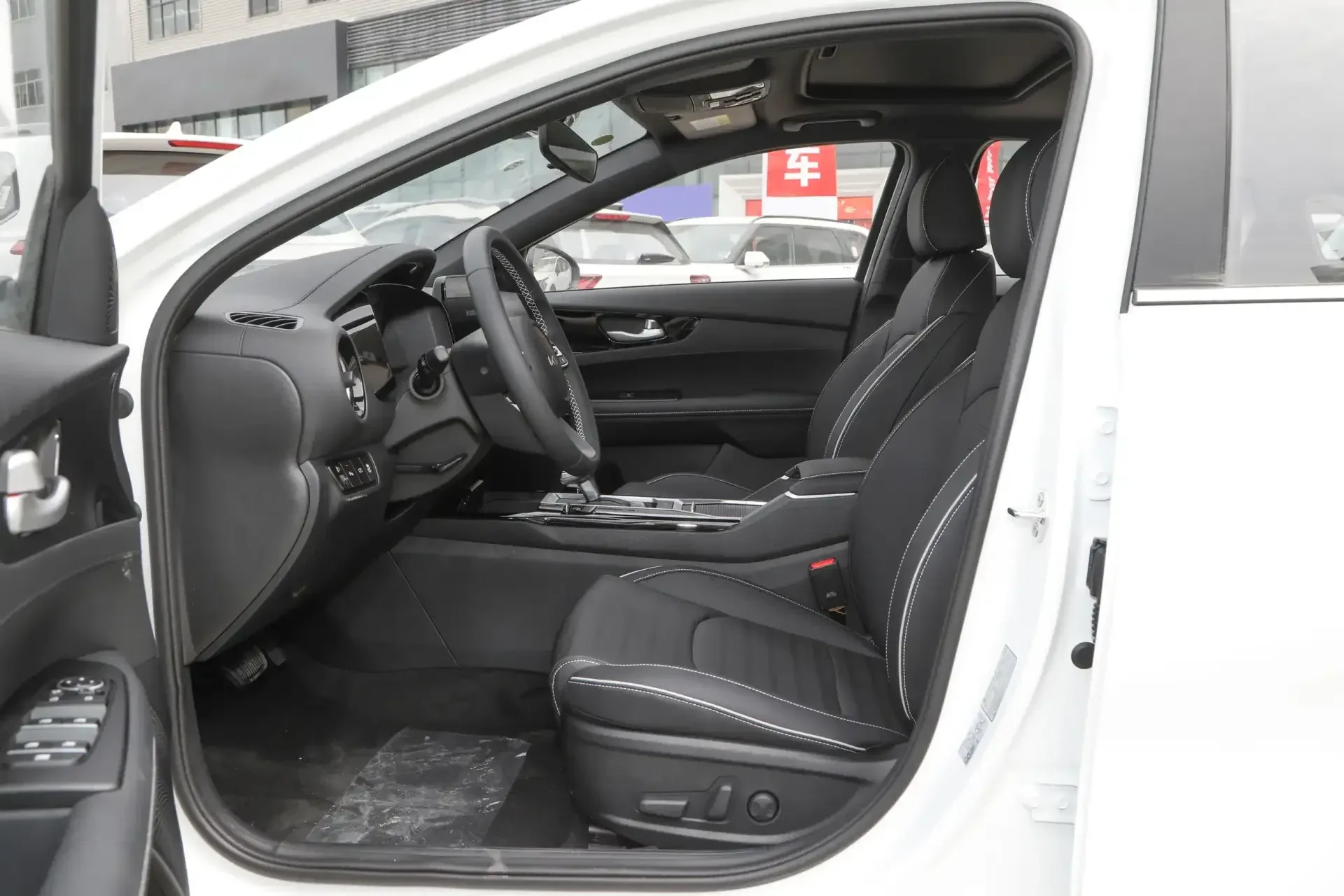 Kia K3 1.5L IVT (2025 г.) из Китая — пробег 0 км!   ‼️ ПРЕДЛОЖЕНИЕ АКТУАЛЬНО 3 ДНЯ ‼️  • Двигатель: 