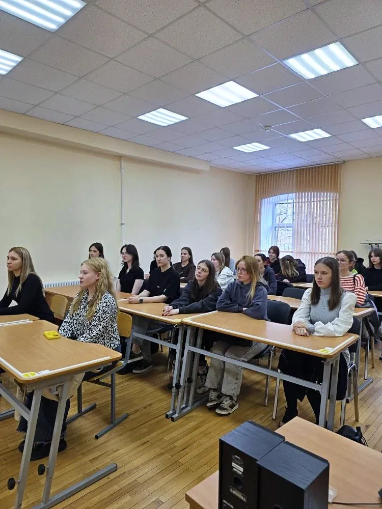 📌 Для первокурсников кафедры олигофренопедагогики состоялся кураторский час, посвящённый Дню Победы.