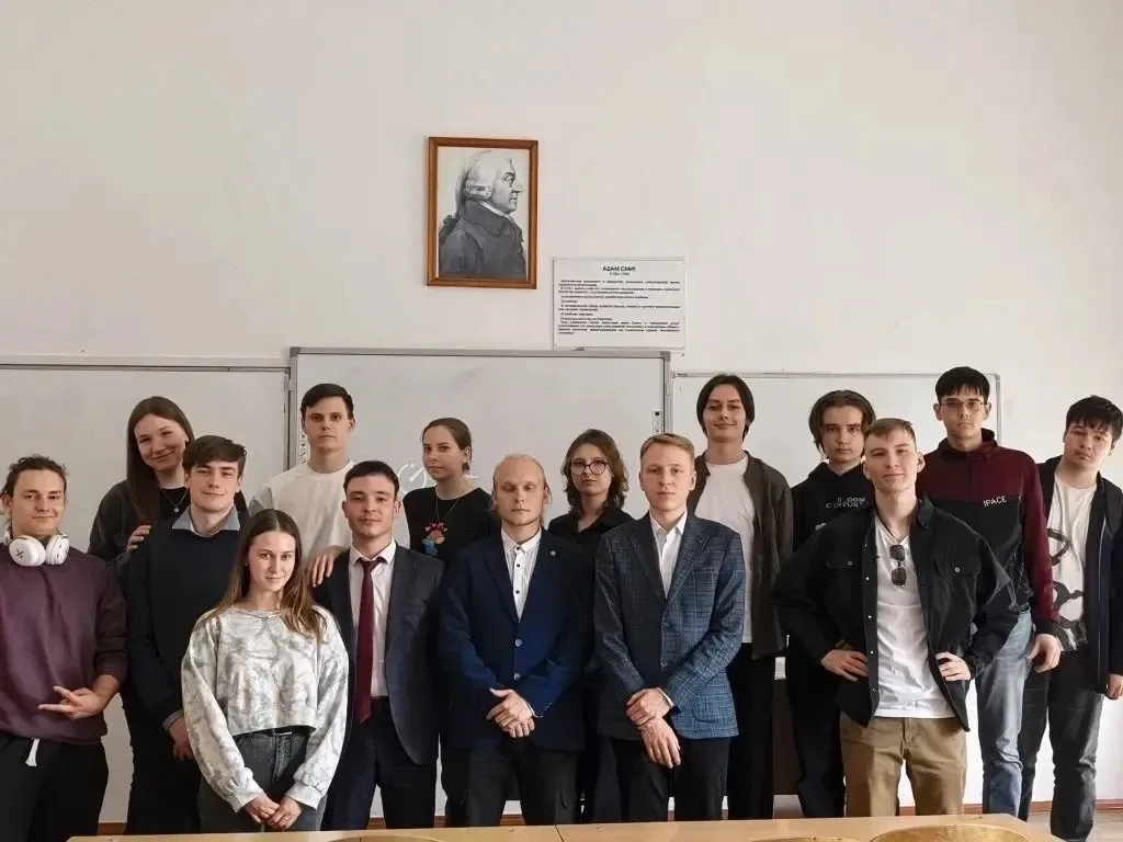 В ЧИ БГУ отгремел хакатон — и это было мощно🔥   Вместо лекции — живой код, креатив и командный дух. 