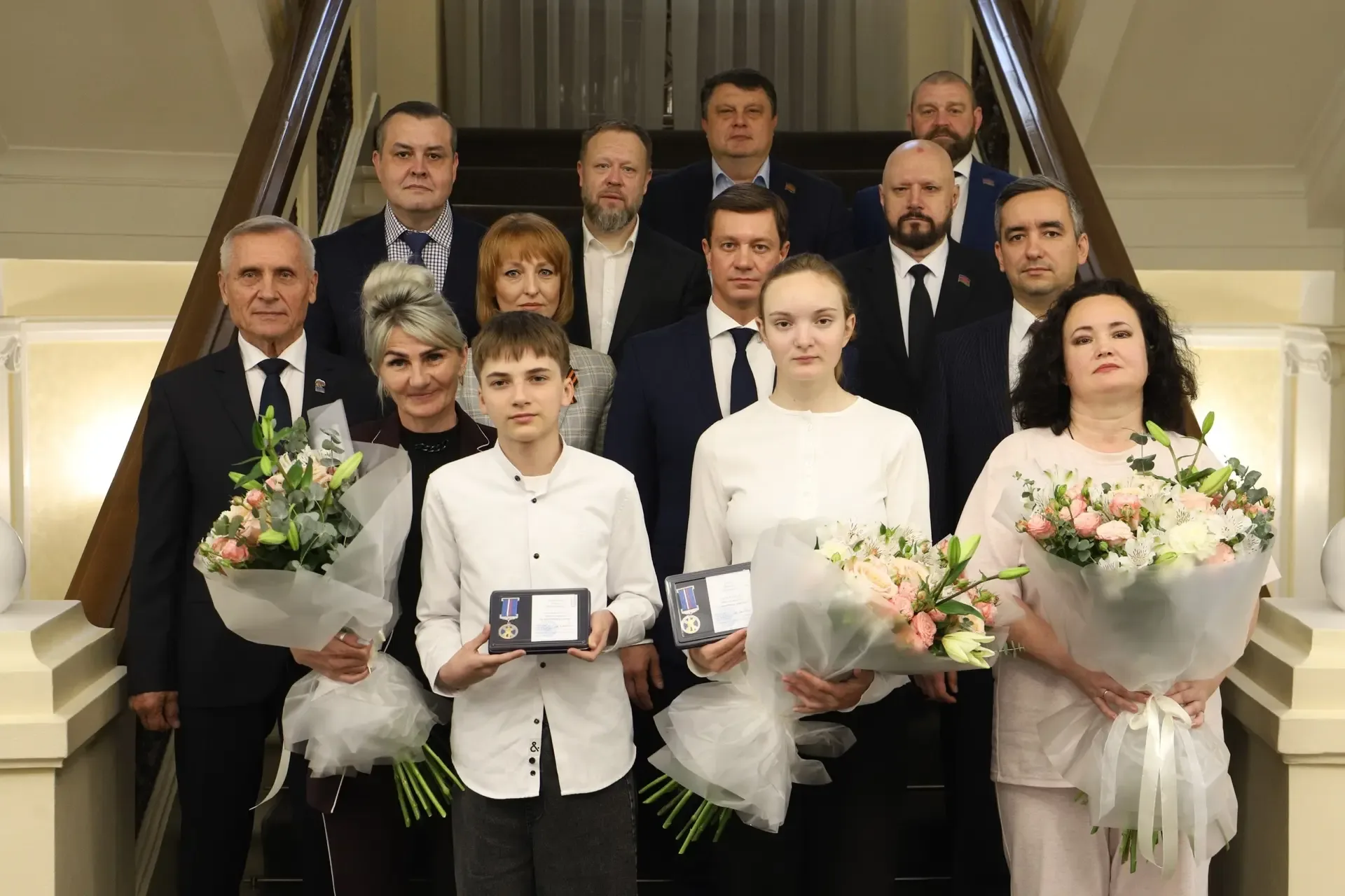 🔥 Дарина Белик награждена медалью «За проявленное мужество»  Сегодня в Законодательном Собрании Крас