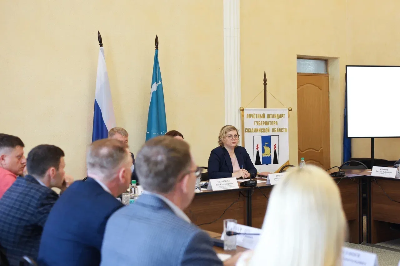 Рабочую неделю начали с аппаратного совещания. В первую очередь поблагодарила всех, кто был задейств