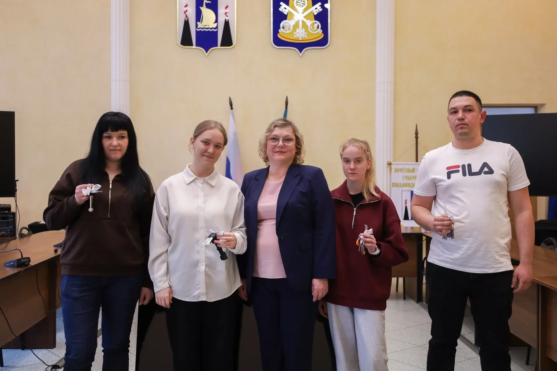 Поздравлять жителей с предстоящим новосельем всегда приятно!   А когда получателями являются молодые