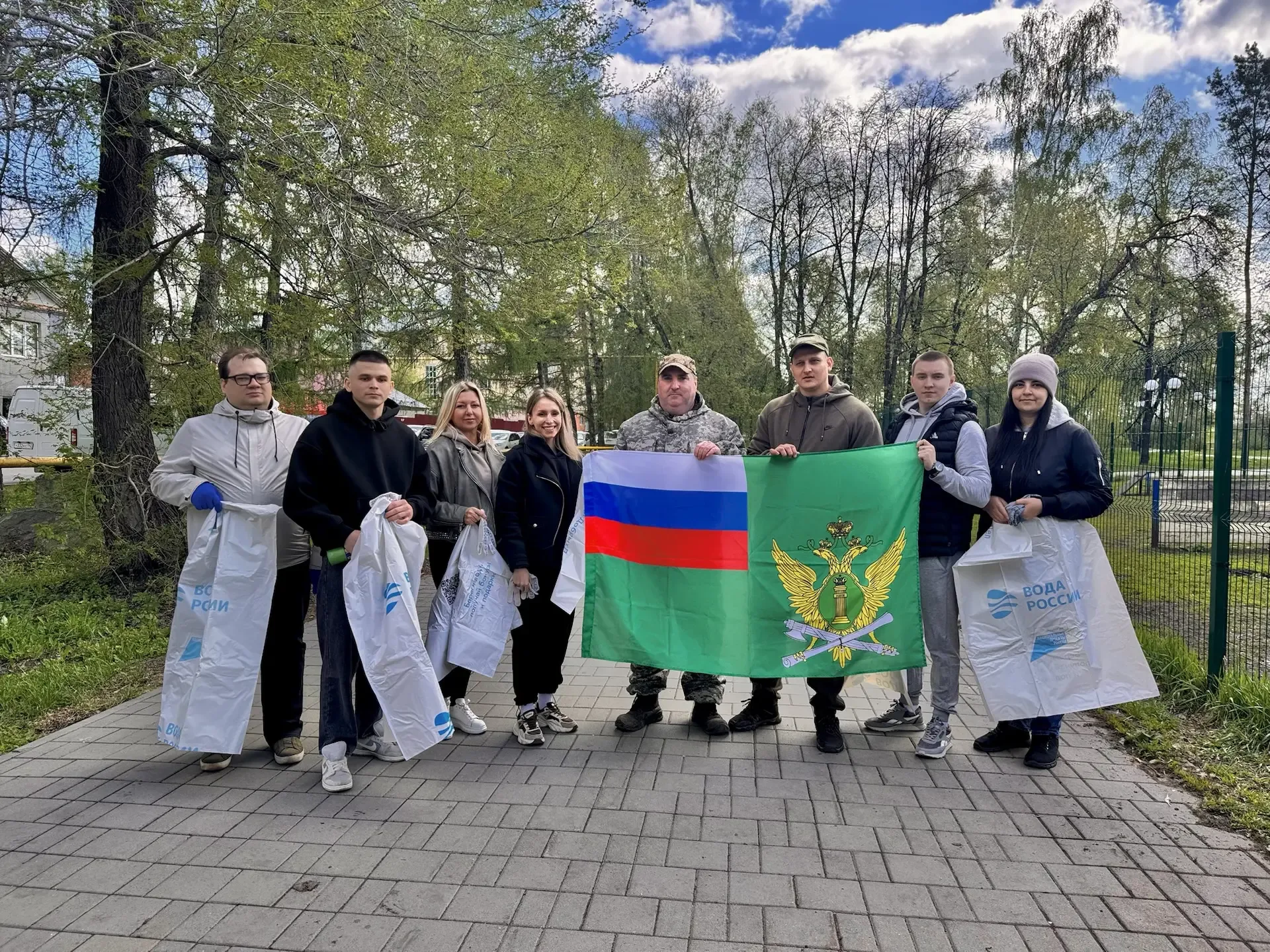 💧🌳 «Вода России. Зеленая весна»: судебные приставы Кузбасса присоединились к экологической акции    