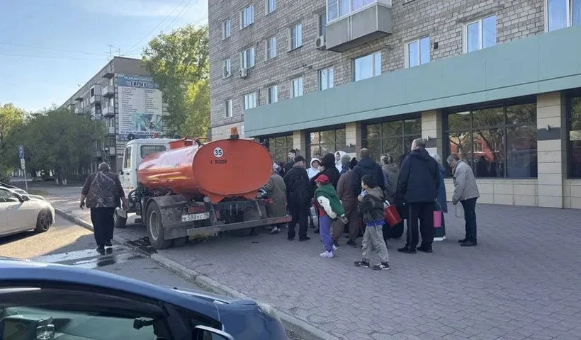 ПОДВОЗ ВОДЫ ОБЪЕДИНИЛ ВСЕХ В ХАКАСИИ Как всегда: не было бы счастья, да несчастье помогло. Коммуналь