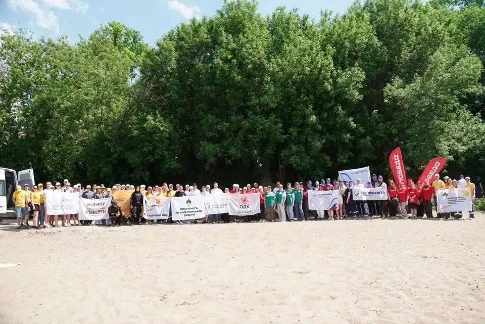 ☑️Сотрудники УФСИН России по Самарской области приняли участие в экологической акции ко Дню Волги  🌱