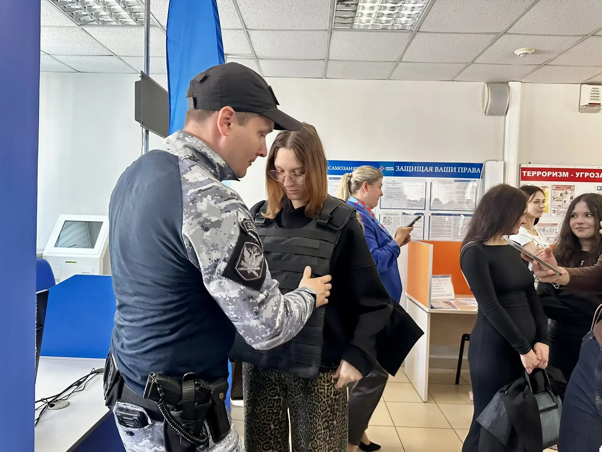 Судебные приставы Кубани провели профориентационную встречу со студентами-юристами в рамках ярмарки 
