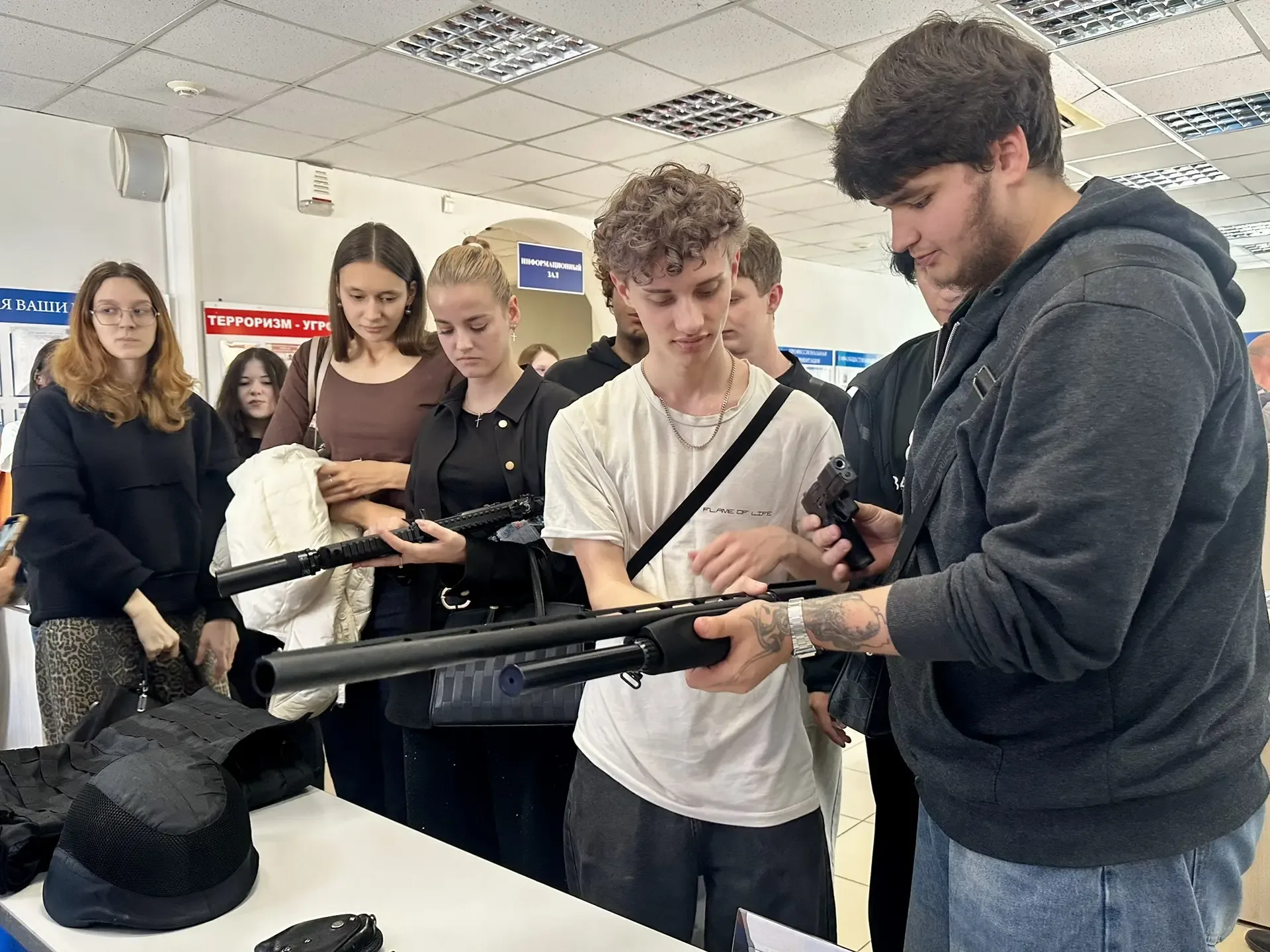 Судебные приставы Кубани провели профориентационную встречу со студентами-юристами в рамках ярмарки 
