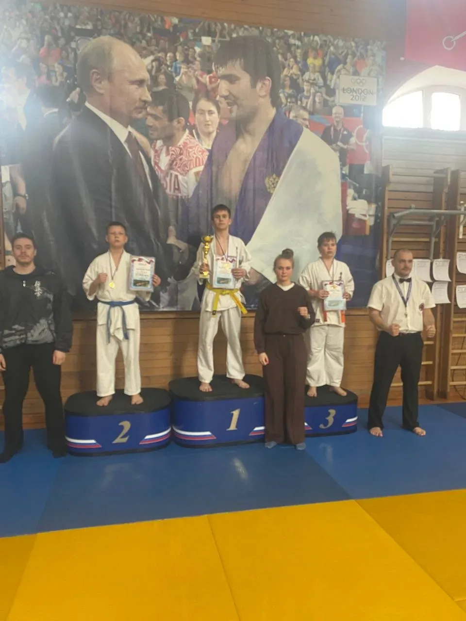 3 мая ученик 4в класса Давыдов Артём занял 3 место на Первенстве КШВСМ по киокушин 🏆   Поздравляем А