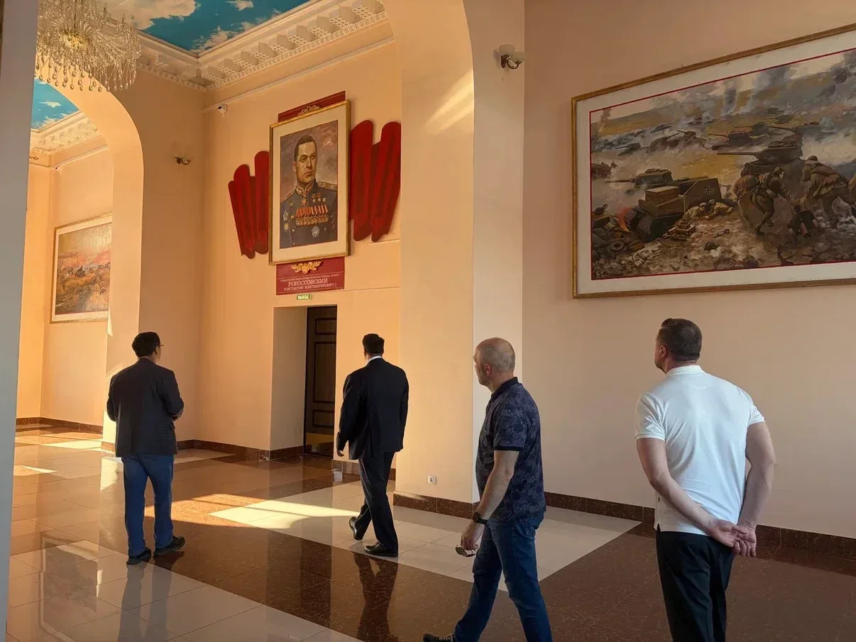 🕯️ После завершения XV Молодёжного Форума «Молодежь и политика: едины - значит сильны» гости из Белг