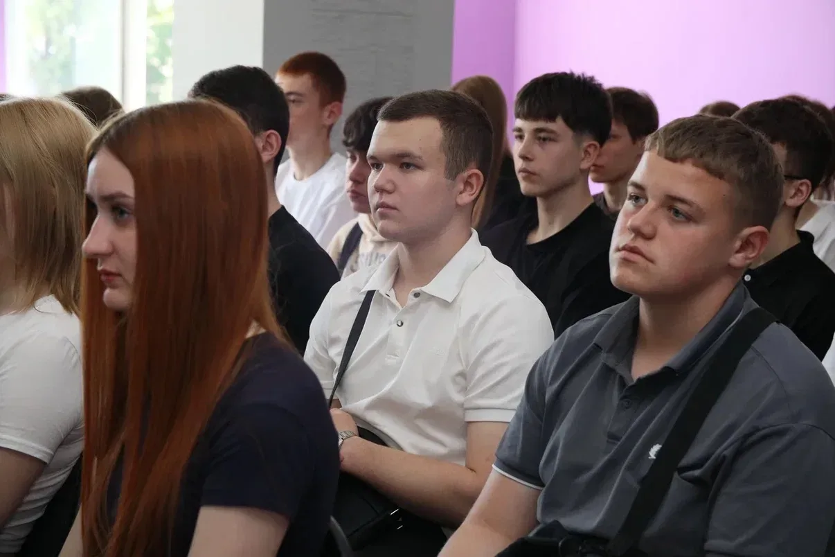 👨‍💻 Площадка «ИИ и выборы: цифровой имидж участников избирательного процесса»  🔸 Центр управления ре