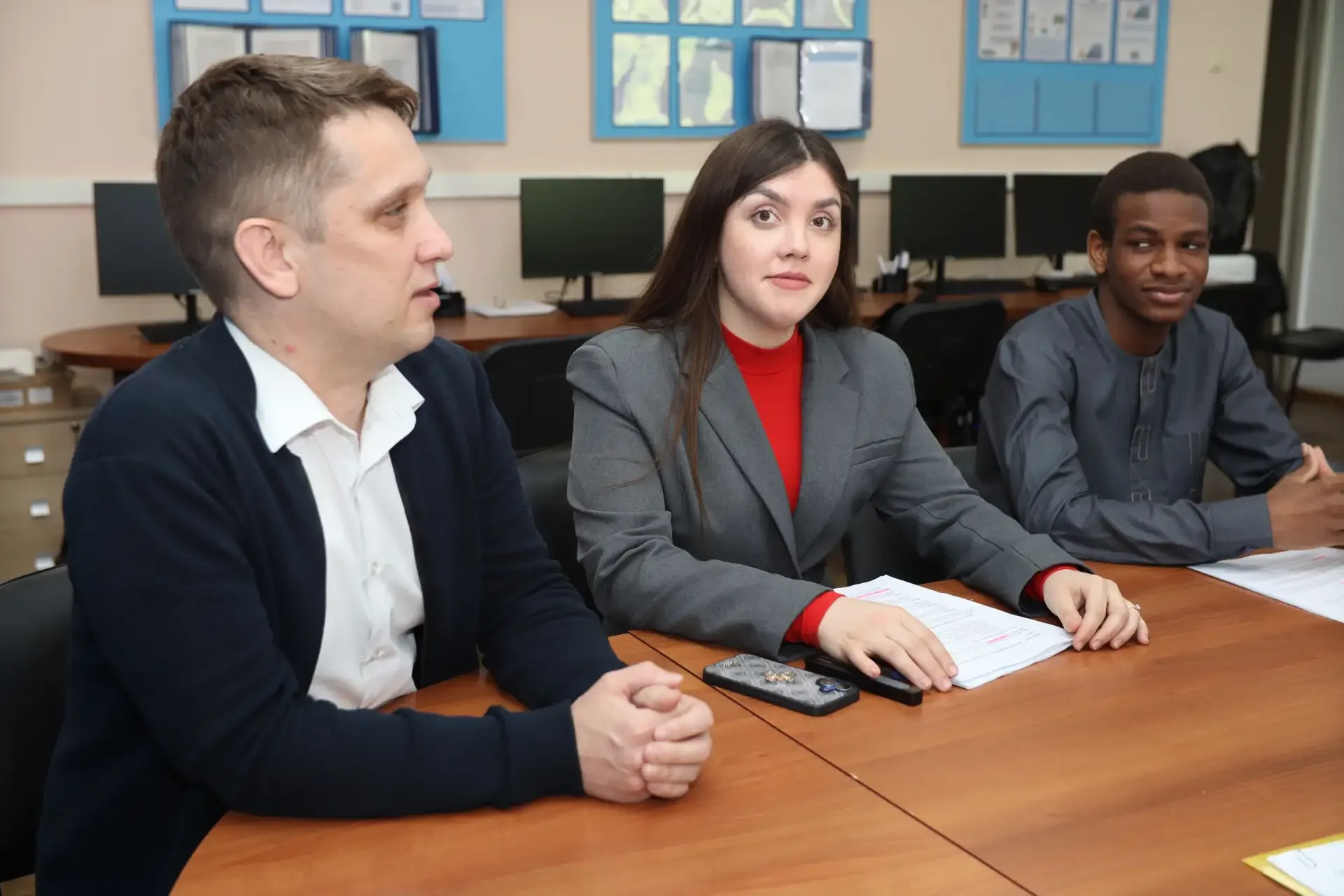 🌍 «Компас выборов»: иностранные студенты в ИККО  В преддверии XV Молодёжного форума «Молодежь и поли