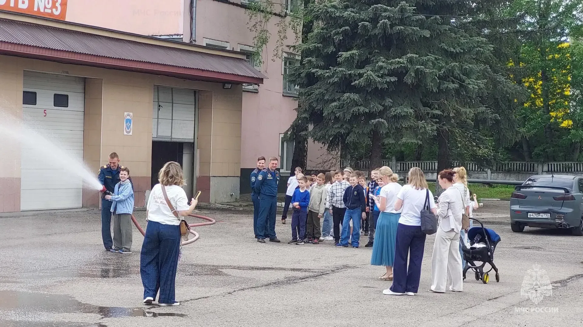 🚒 Одинцовские школьники узнали о работе огнеборцев изнутри  Воспитанники Одинцовской лингвистической