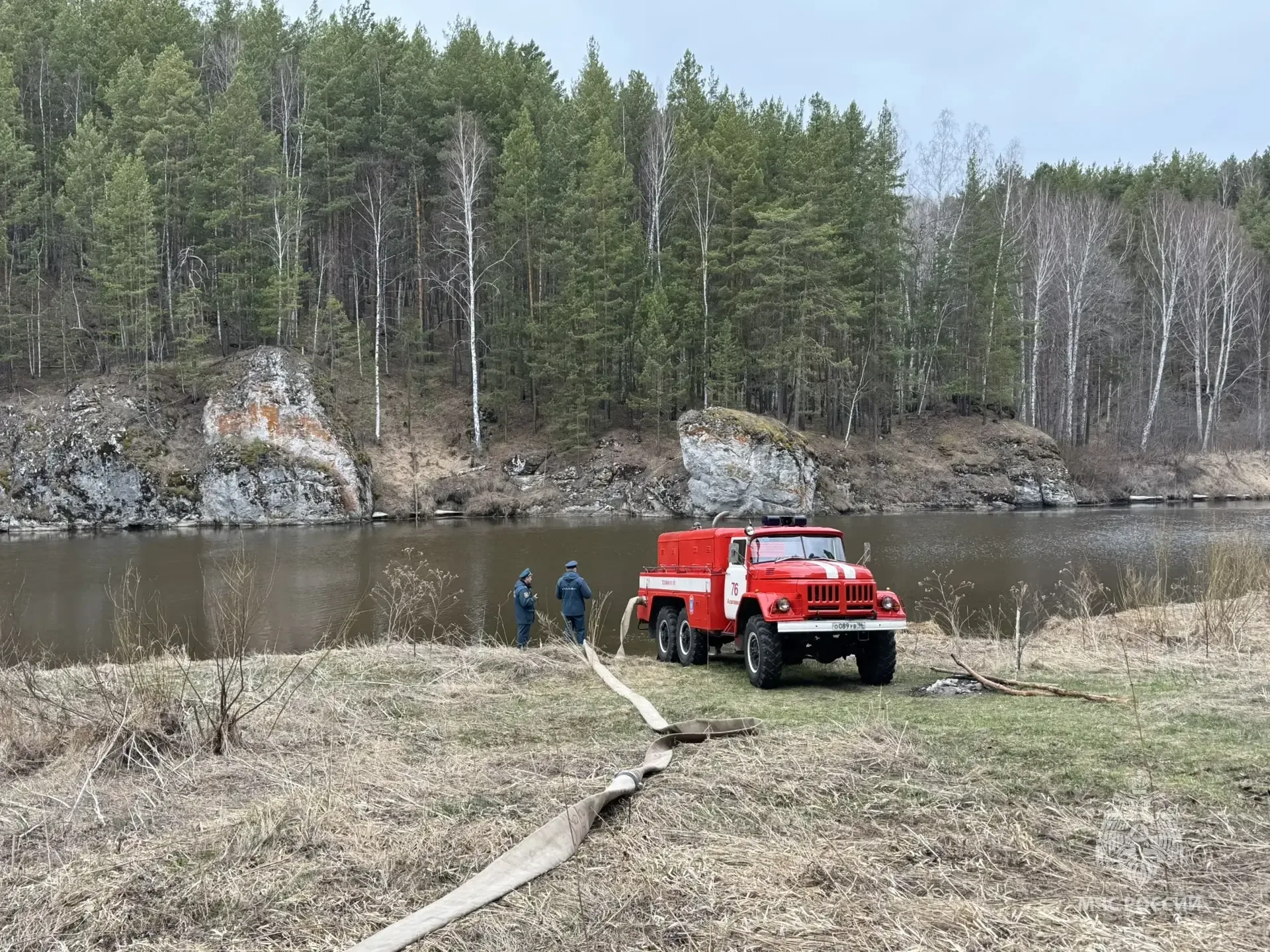 🔥В Алапаевске прошли пожарно-тактические учения по тушению ландшафтного пожара  По тактическому замы