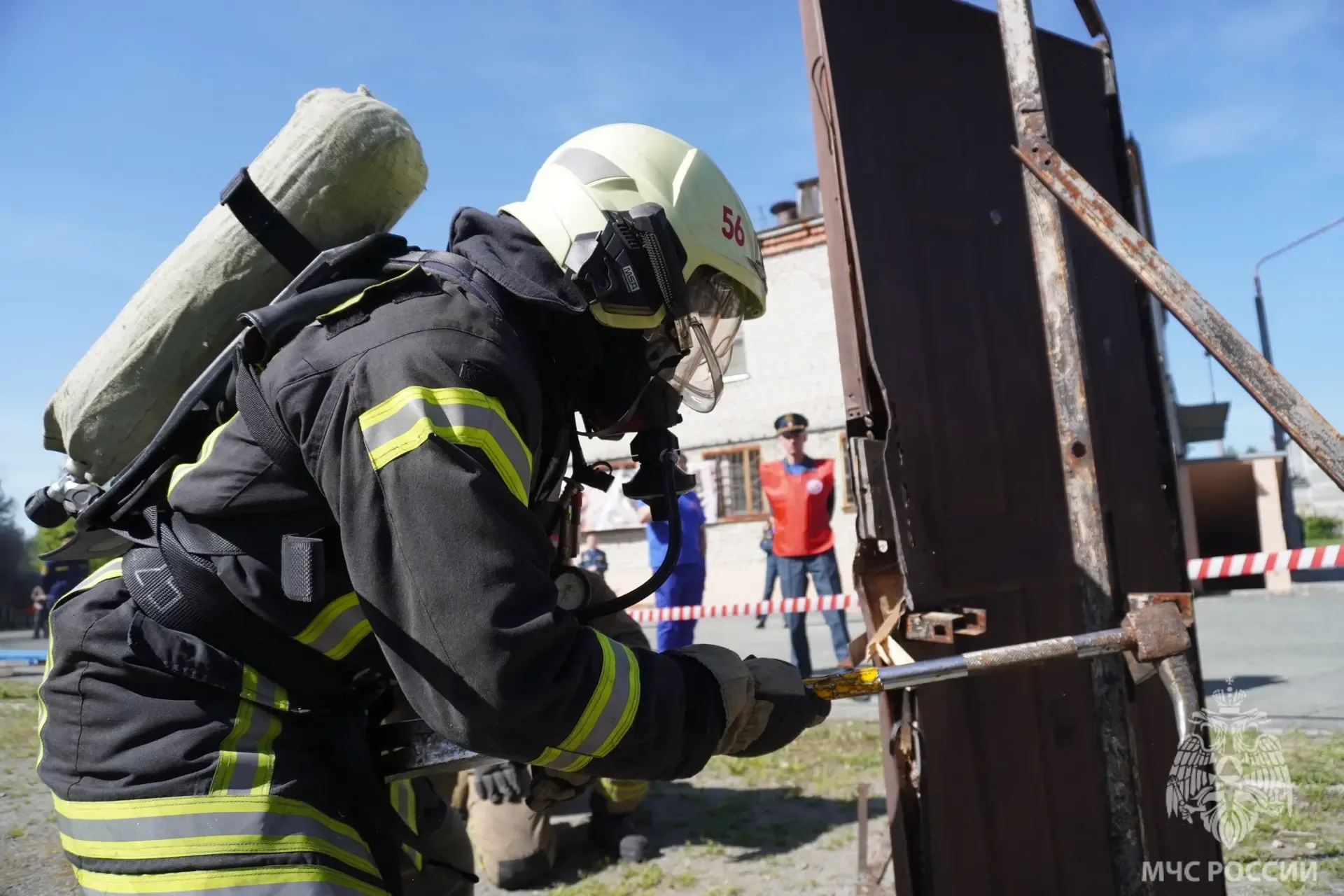 🔥 Дым, огонь и мастерство: в Заречном выбрали лучших газодымозащитников Свердловской области  На баз