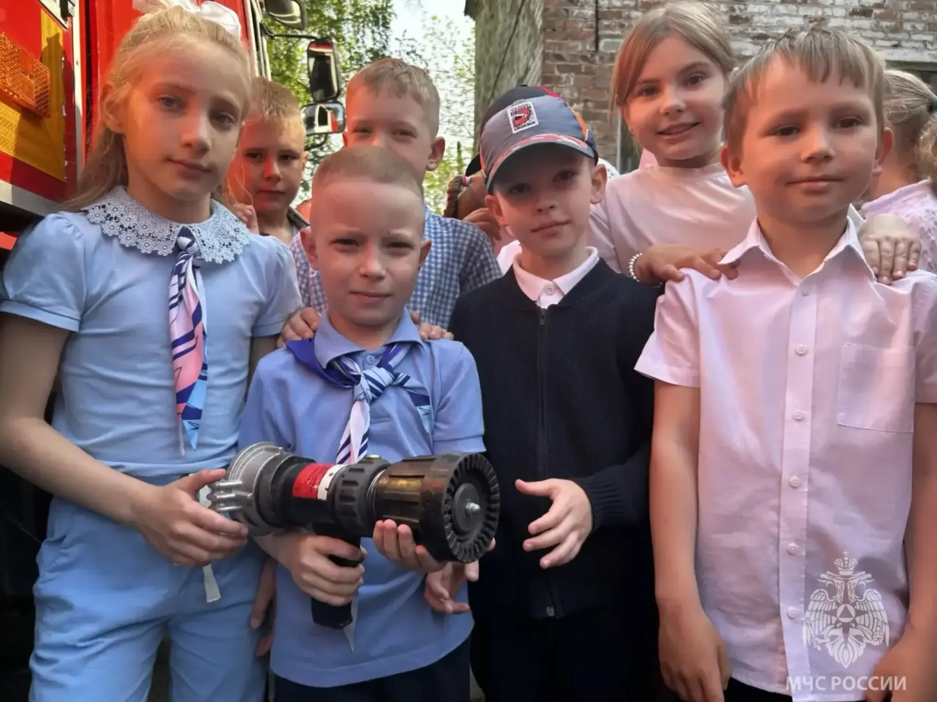 💥 День ярких впечатлений и новых знаний  👬 В преддверии летних каникул сотрудники 223 пожарно – спас
