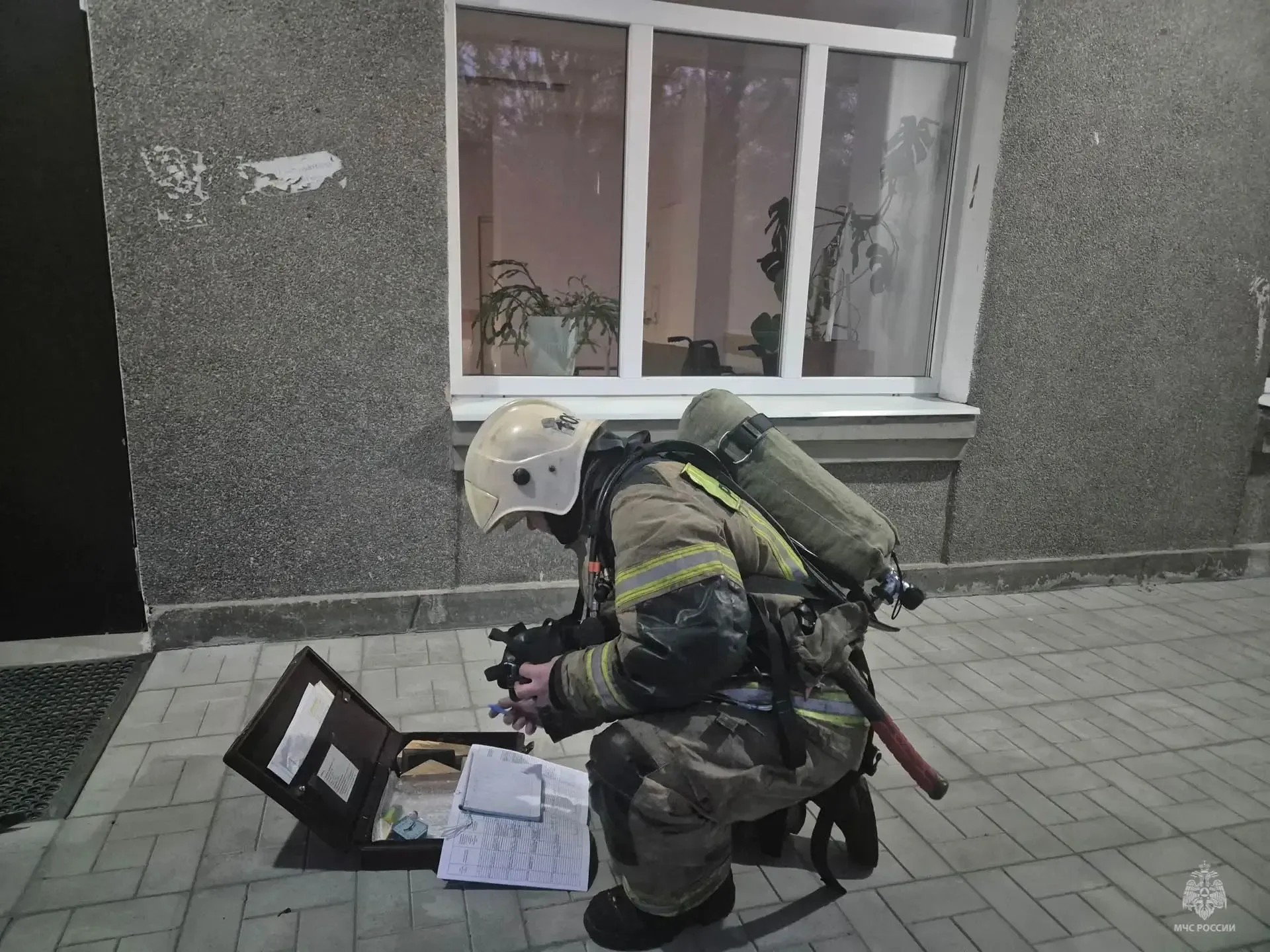 Учения в Малышевской городской Больнице 🚒🏥    Личный состав 109 ПСЧ провел плановое решение пожарно-