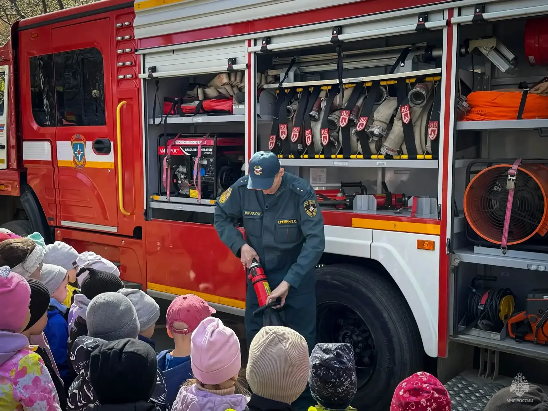 🔥Огнеборцы 2 ПСЧ провели выездную экскурсию в детском саду № 36  👩‍🚒Сотрудники 2-й пожарно-спасатель