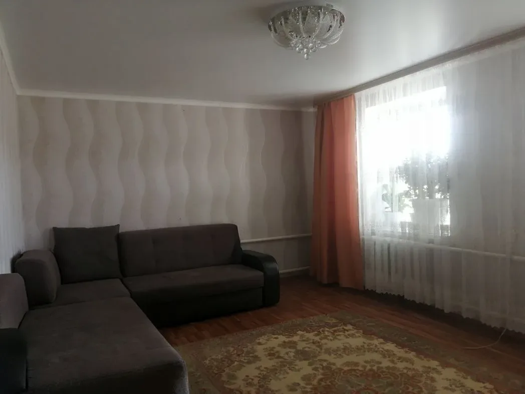 Продам 3-х комнатную квартиру в двухквартирном доме 80,7кв.м. В Октябрьском районе, Оренбургской обл