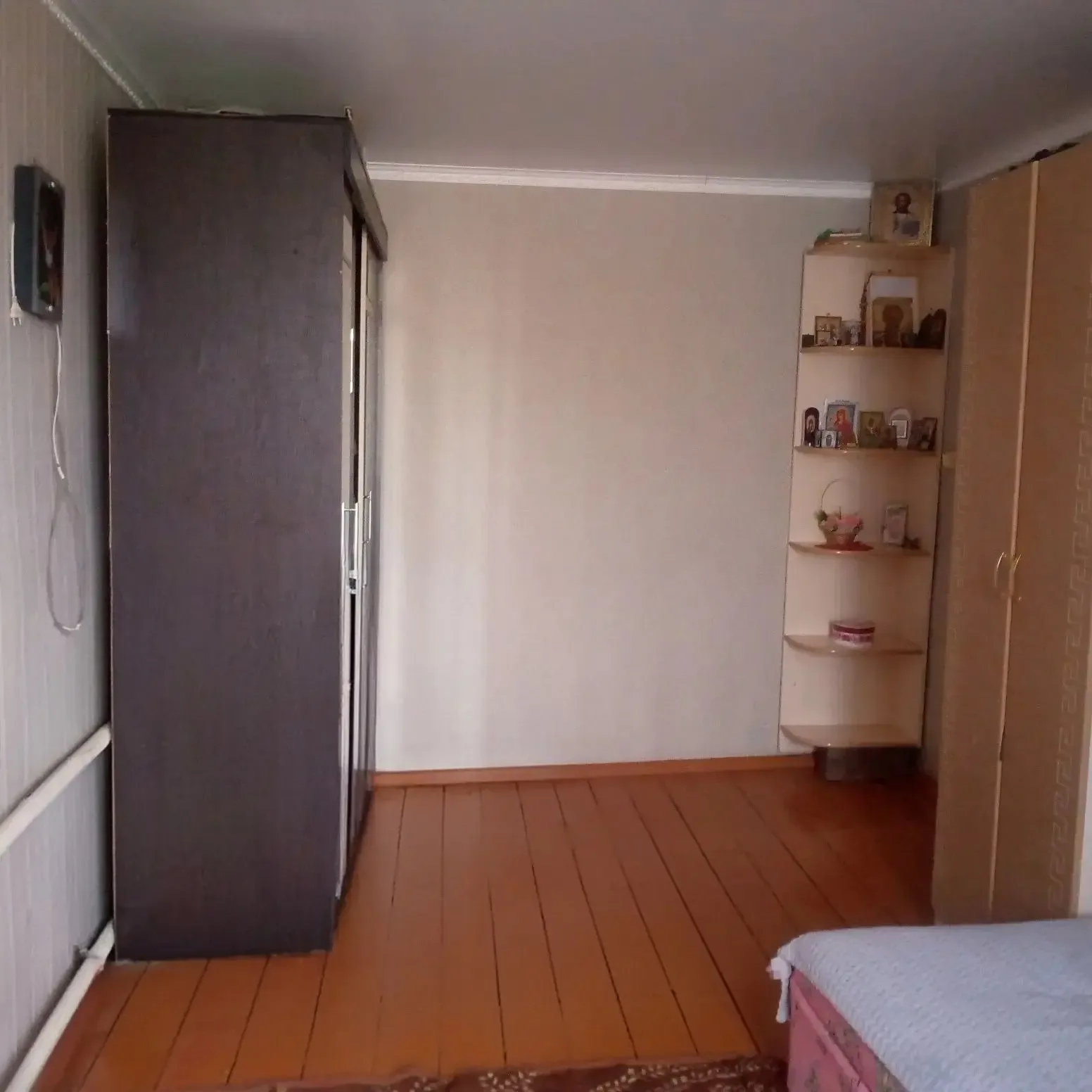 Продам 3-х комнатную квартиру в двухквартирном доме 80,7кв.м. В Октябрьском районе, Оренбургской обл