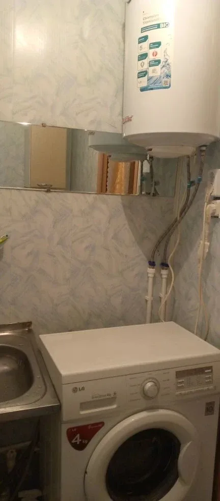 Продам 3-х комнатную квартиру в двухквартирном доме 80,7кв.м. В Октябрьском районе, Оренбургской обл