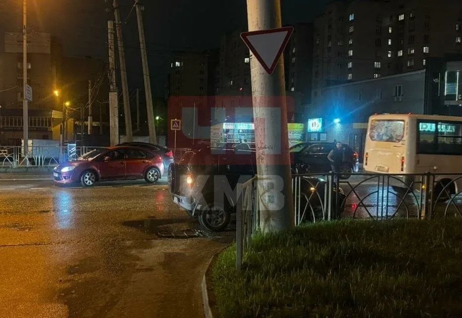 ⚠️ Нетрезвый водитель устроил ДТП в Ставрополе.  2 мая около 20:00 на ул. 45 Параллель водитель Нивы