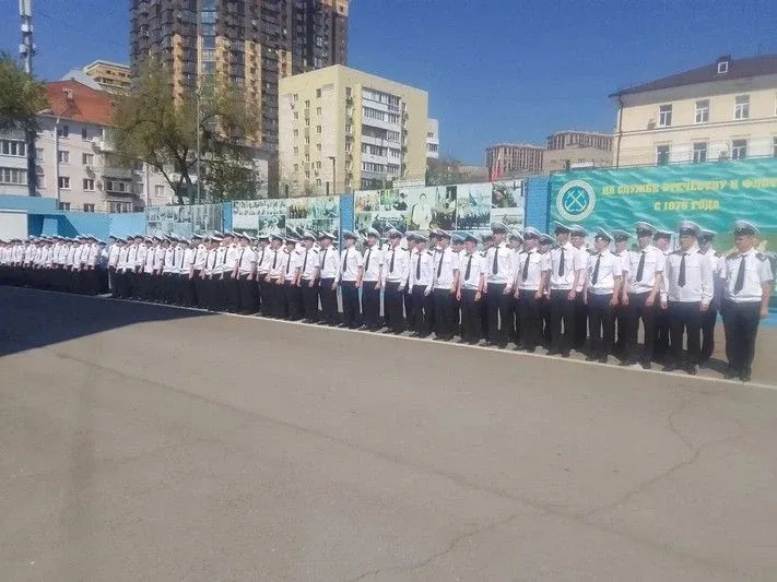 Сегодня 95 курсантов ИВТ им. г. Я. Седова отправились в свою первую учебную практику на парусное уче