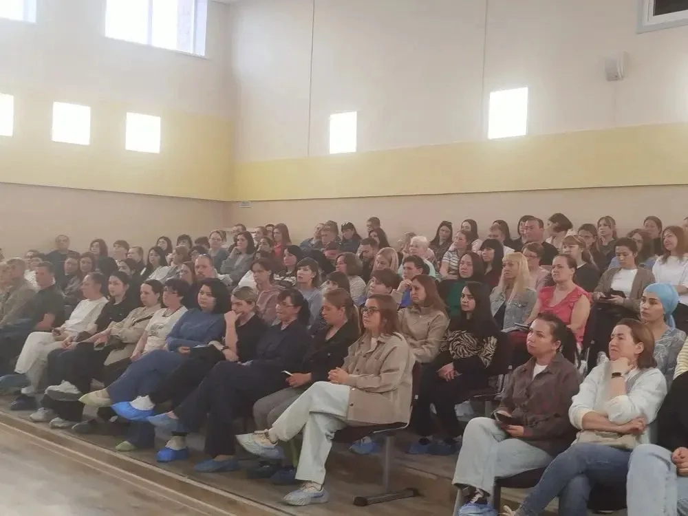 - Уважаемые котовчане! В школе №3 с углублённым изучением отдельных предметов прошло родительское со