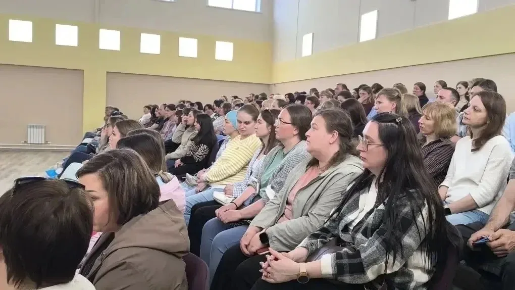 - Уважаемые котовчане! В школе №3 с углублённым изучением отдельных предметов прошло родительское со