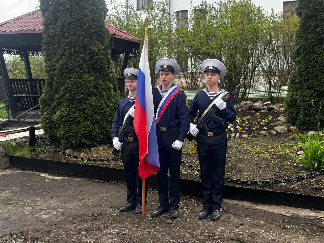 8 мая 2026 года курсанты, преподаватели, ветераны и сотрудники Рыбинского ордена «Знак Почёта» учили
