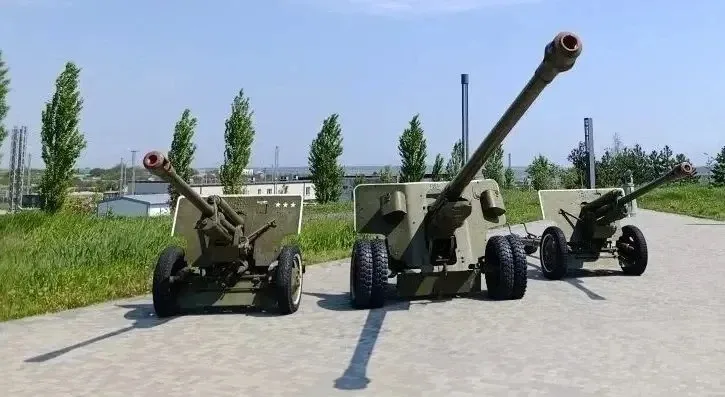 ✅ Коллектив Многофункционального центра посетил мемориальный комплекс «Самбекские высоты». Этот визи