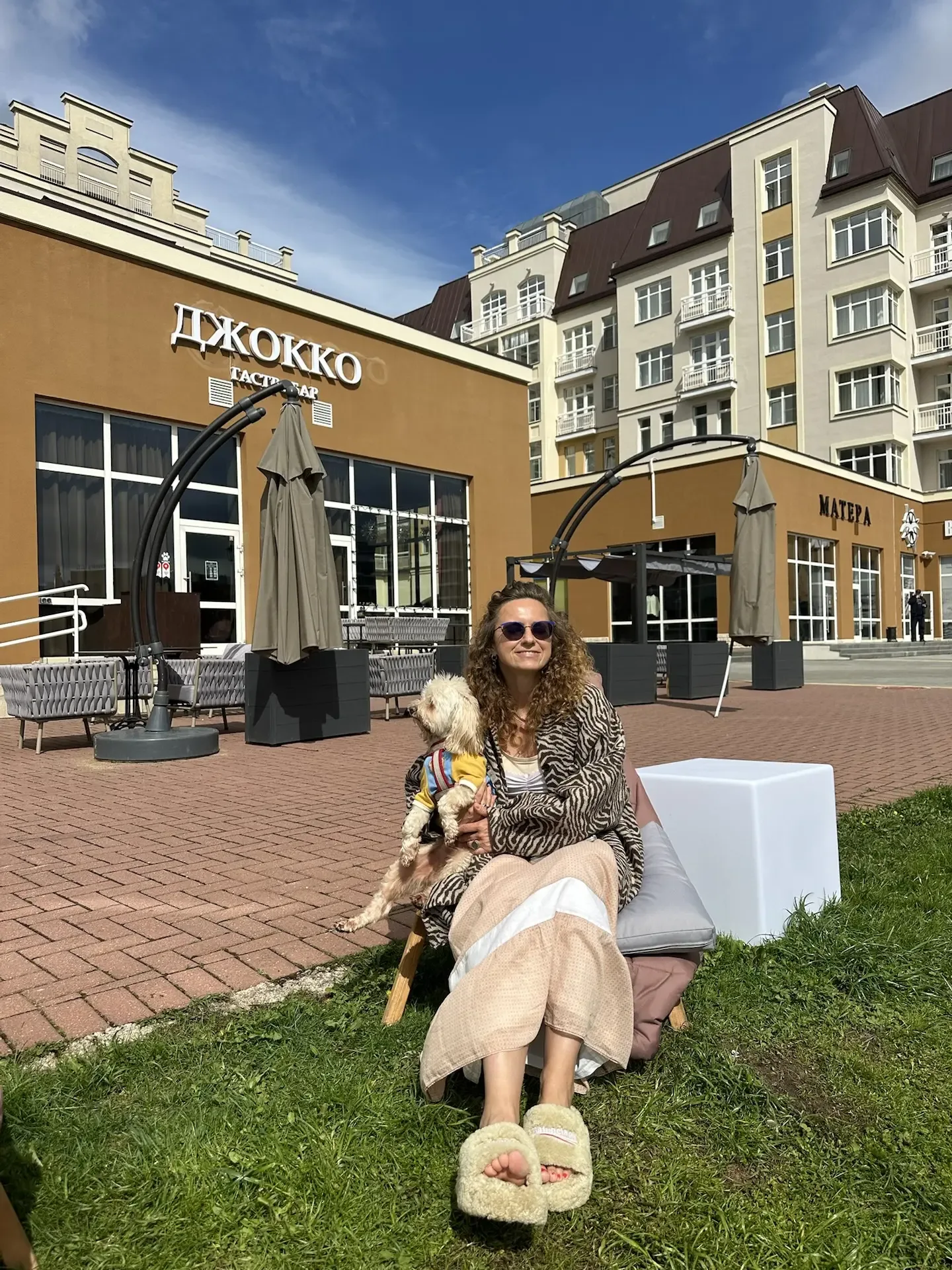 Когда путешествовать с собакой - одно удовольствие 🐶🥰  Остановились в Radisson Завидово в просторных