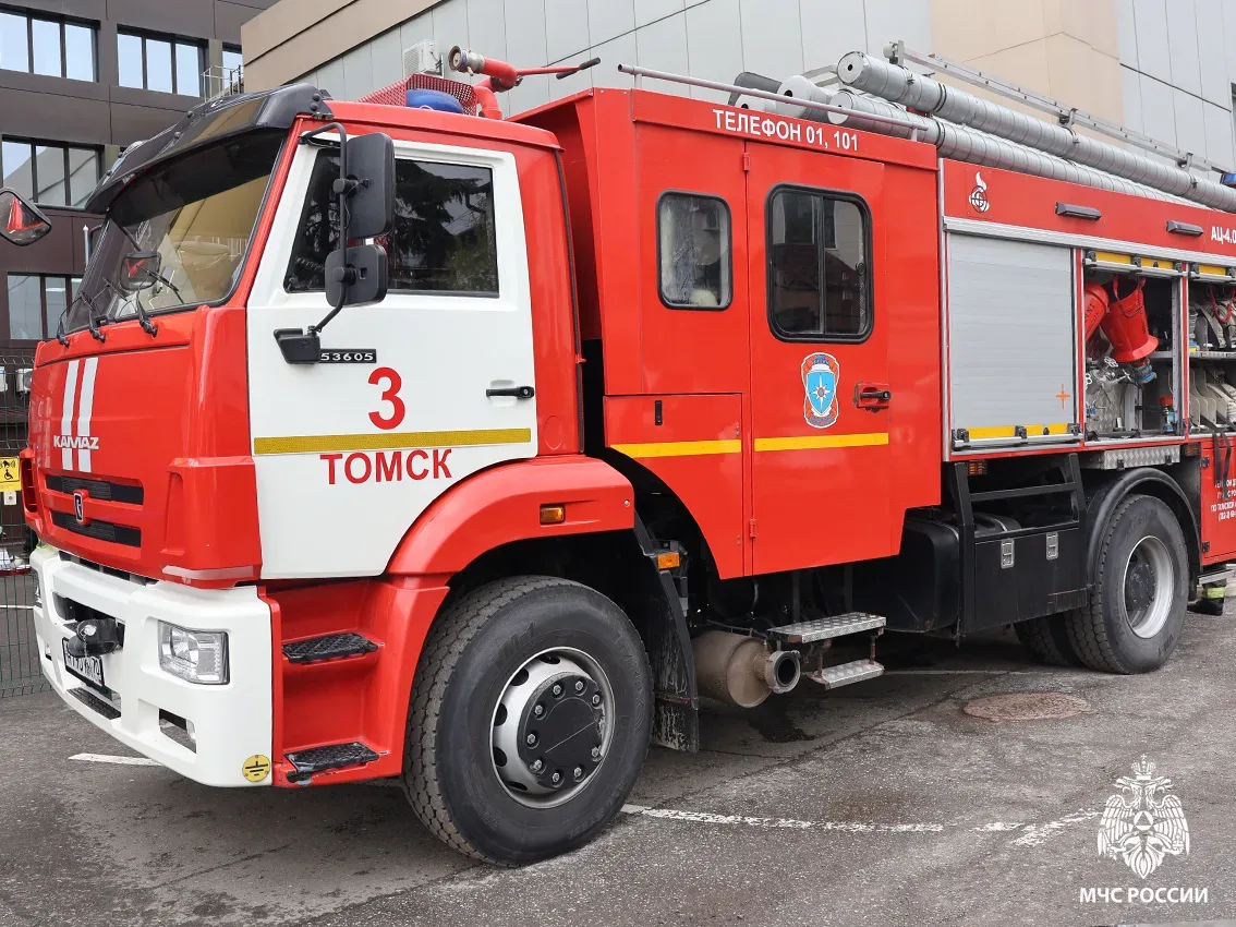 👨‍🚒Спасатели МЧС России и студенты Томского колледжа отработали действия на пожаре   🏢В Томском госу