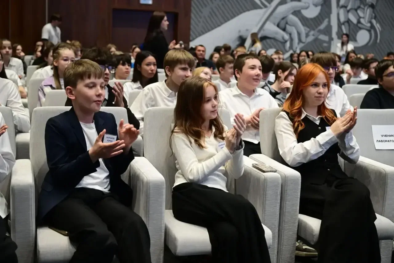 В «Лаборатории» состоялась конференция «Проекты будущего».  Выставка работ ее воспитанников — лучшее